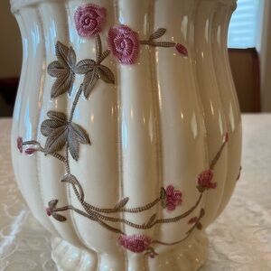 NWT Floral Cream Rose Garden Ceramic Waste Basket with Pink Accents